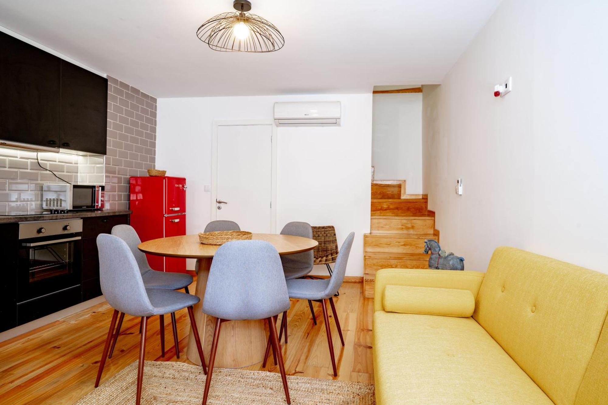 Authentic Village Apartment Porto